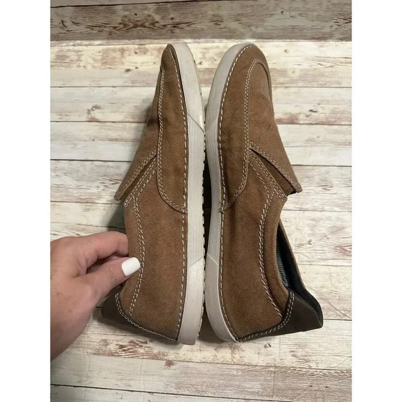 Clarks Slip-On Shoe Canvas Size 10.5 Brown Walking Casual Comfy Rubber Sole - Picture 9 of 11